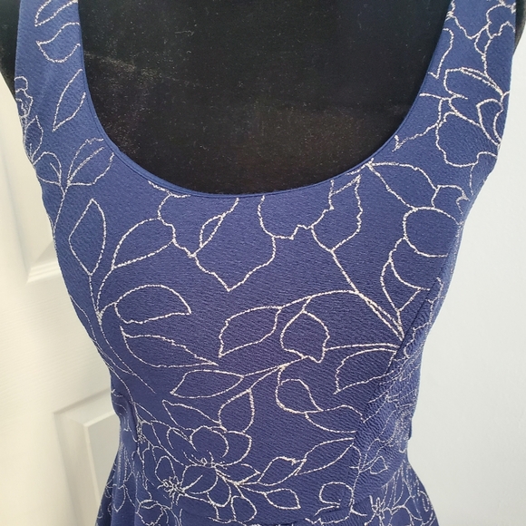 Blue Dress with Bow - Picture 4 of 4